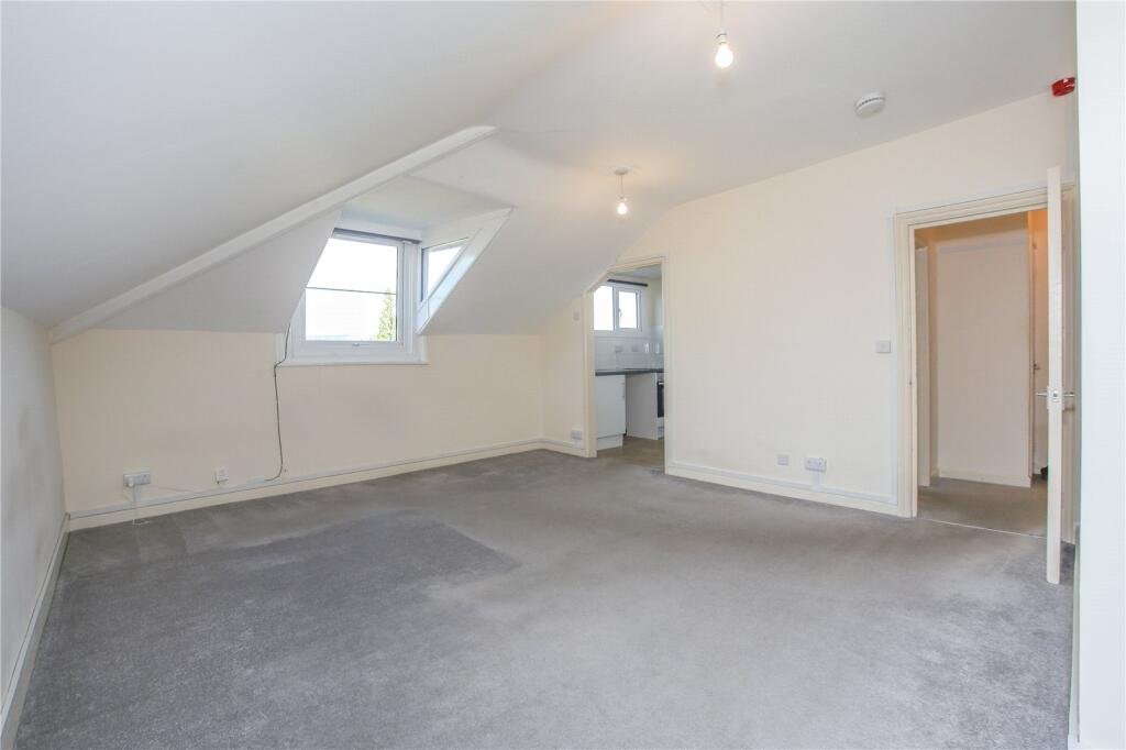 0 bed Studio for rent in Cheltenham. From CJ Hole - Cheltenham