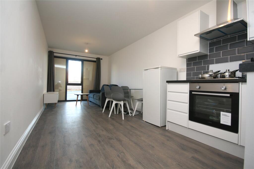 2 bed Apartment for rent in Cheltenham. From CJ Hole - Cheltenham