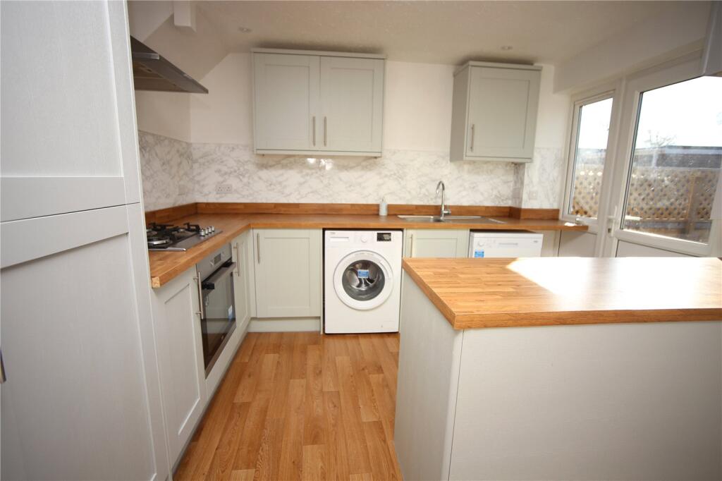 3 bed Mid Terraced House for rent in Cheltenham. From CJ Hole - Cheltenham