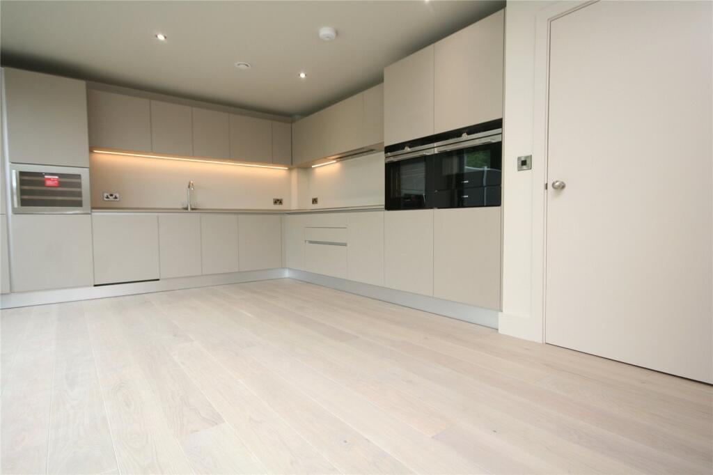 5 bed Detached for rent in Leckhampton Hill. From CJ Hole - Cheltenham