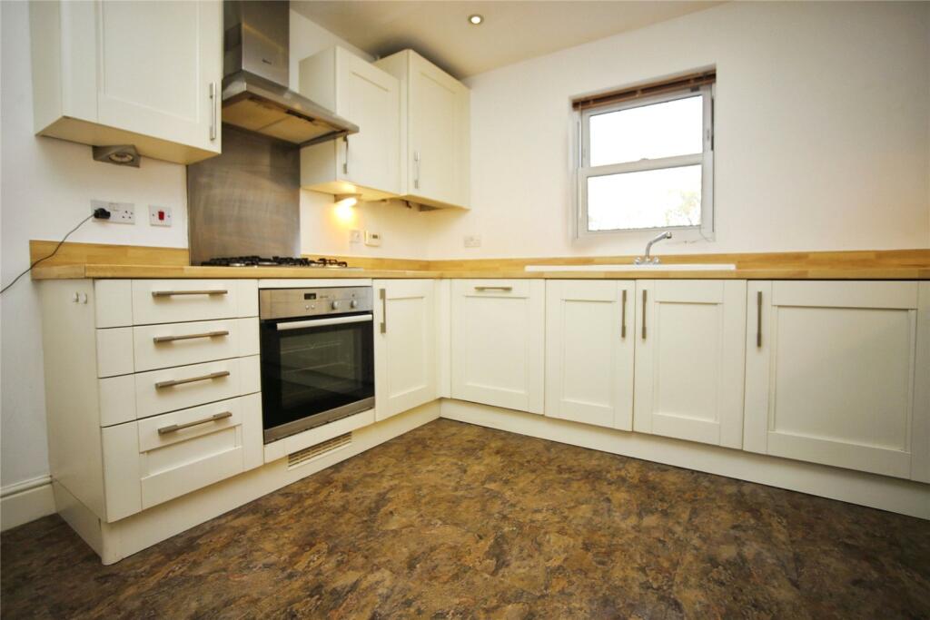 4 bed Detached for rent in Prestbury. From CJ Hole - Cheltenham 4 bed Detached for rent in Prestbury. From CJ Hole - Cheltenham