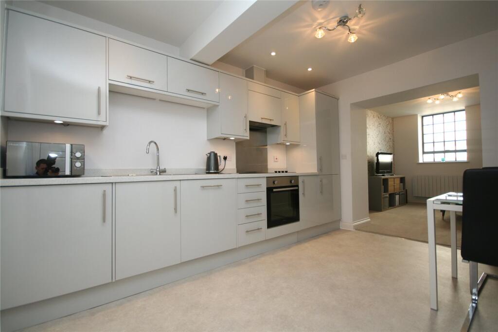 2 bed Apartment for rent in Prestbury. From CJ Hole - Cheltenham 2 bed Apartment for rent in Prestbury. From CJ Hole - Cheltenham