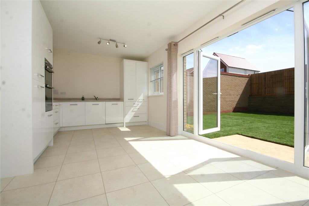 4 bed Detached for rent in Leckhampton Hill. From CJ Hole - Cheltenham 4 bed Detached for rent in Leckhampton Hill. From CJ Hole - Cheltenham