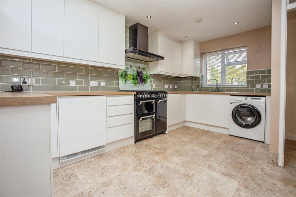 3 bed Semi Detached for rent in Golden Valley. From CJ Hole - Cheltenham 3 bed Semi Detached for rent in Golden Valley. From CJ Hole - Cheltenham