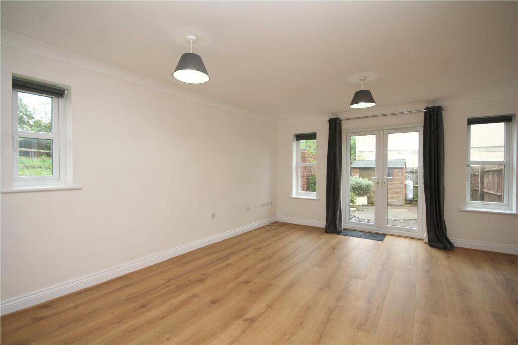4 bed Town House for rent in Prestbury. From CJ Hole - Cheltenham