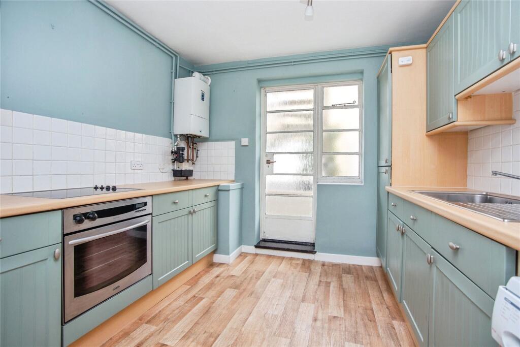 2 bed Apartment for rent in Cheltenham. From CJ Hole - Cheltenham 2 bed Apartment for rent in Cheltenham. From CJ Hole - Cheltenham