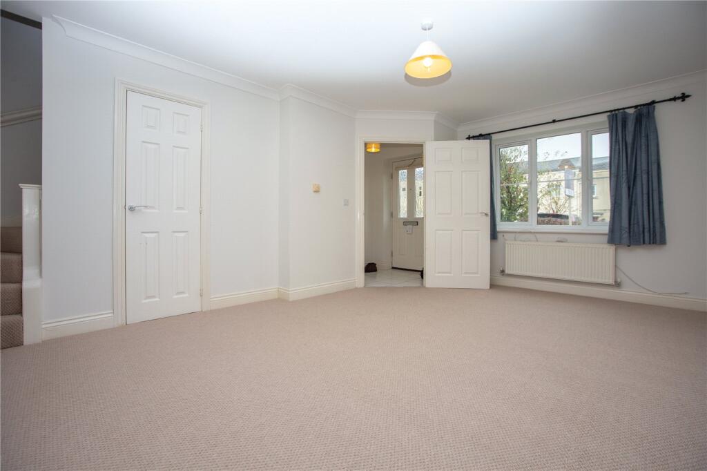 3 bed Mid Terraced House for rent in Prestbury. From CJ Hole - Cheltenham