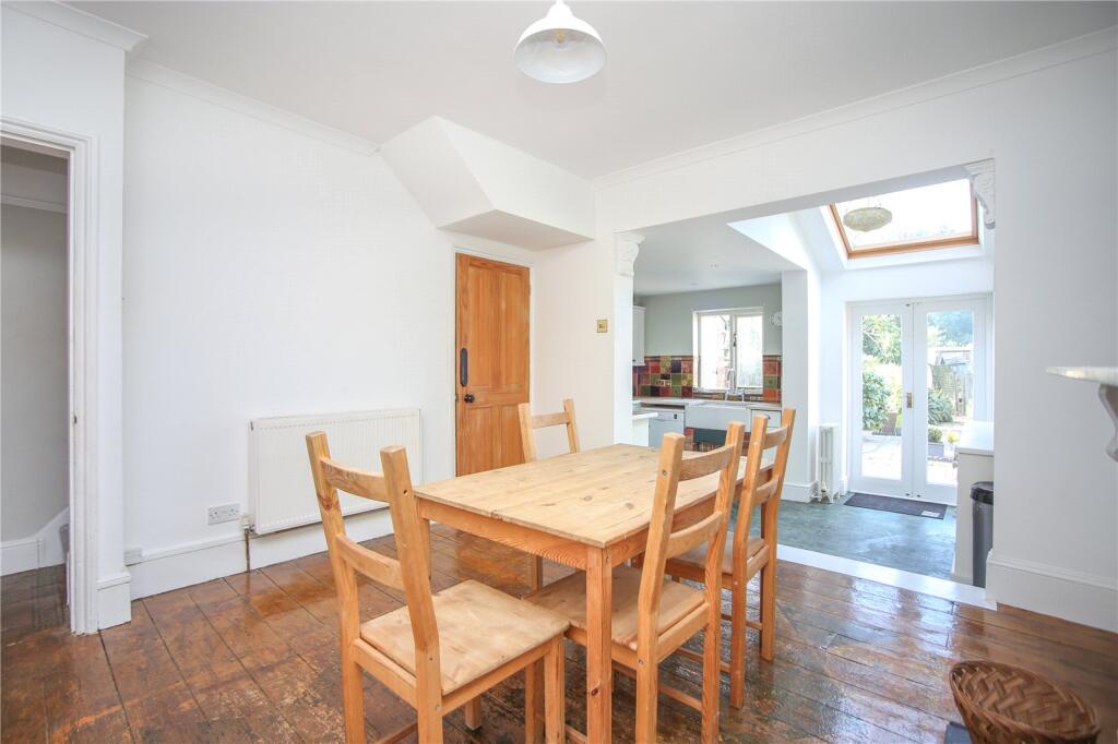 3 bed End of Terrace for rent in Cheltenham. From CJ Hole - Cheltenham