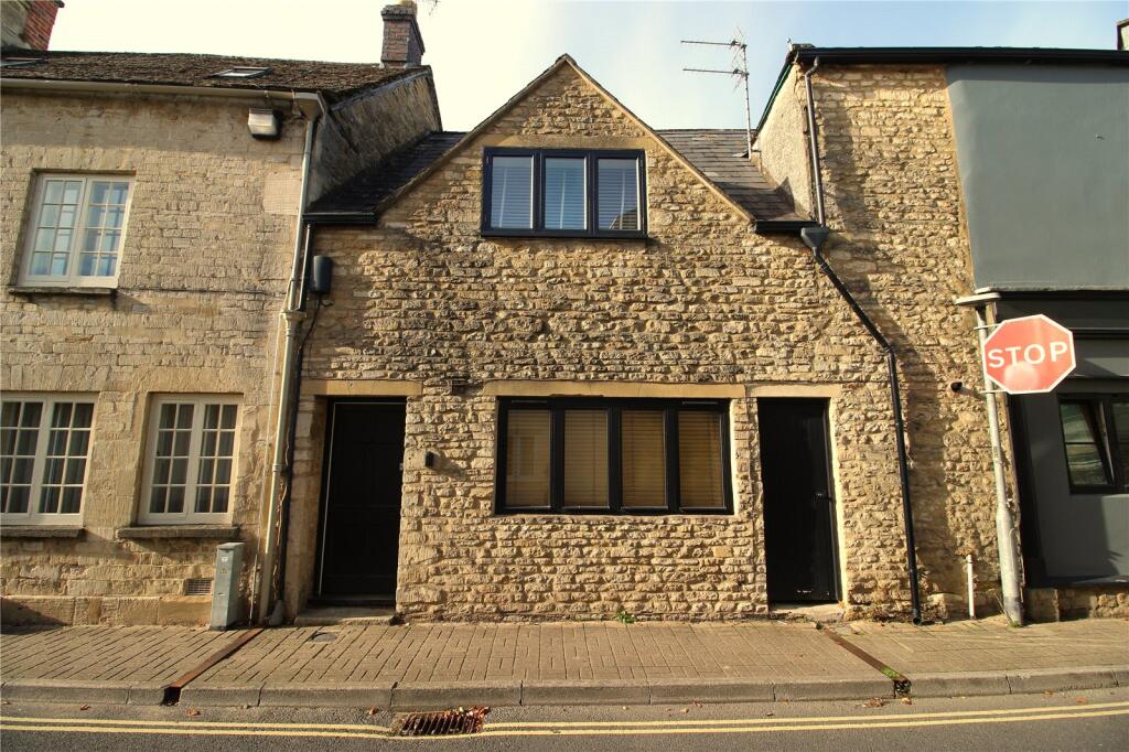 2 bed Apartment for rent in Cirencester. From CJ Hole - Cirencester