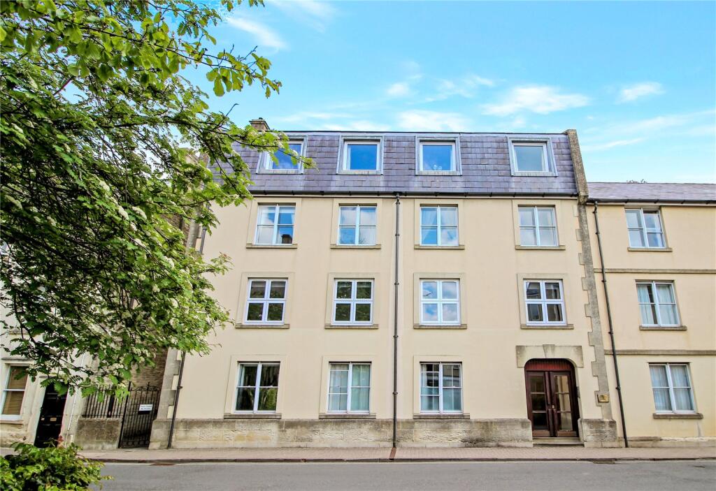2 bed Apartment for rent in Cirencester. From CJ Hole - Cirencester