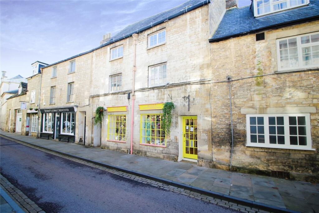 4 bed Studio for rent in Cirencester. From CJ Hole - Cirencester 4 bed Studio for rent in Cirencester. From CJ Hole - Cirencester