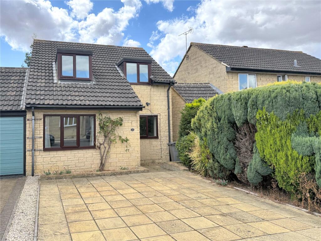 4 bed Link detached for rent in Cirencester. From CJ Hole - Cirencester 4 bed Link detached for rent in Cirencester. From CJ Hole - Cirencester