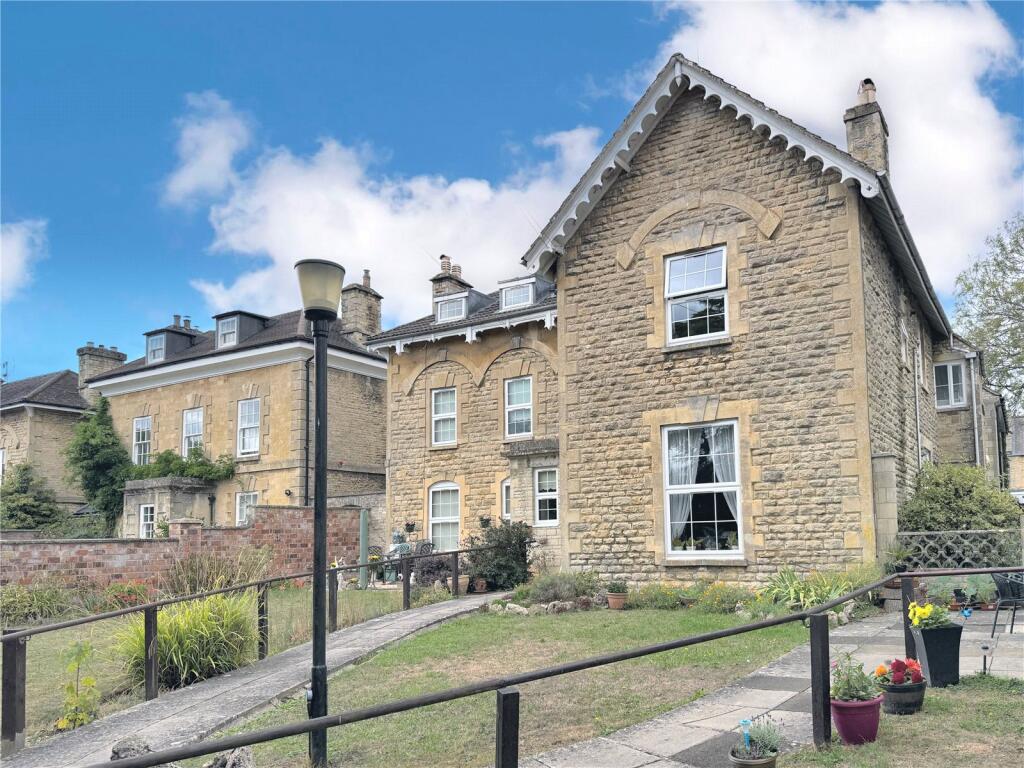 1 bed Apartment for rent in Cirencester. From CJ Hole - Cirencester 1 bed Apartment for rent in Cirencester. From CJ Hole - Cirencester