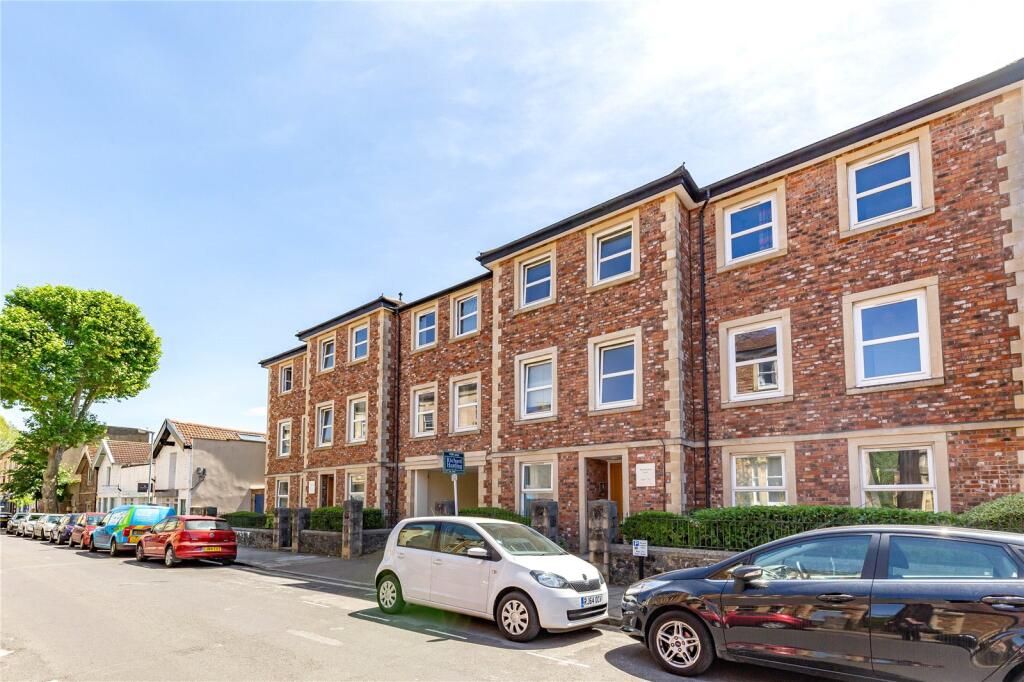 3 bed Apartment for rent in Bristol. From CJ Hole - Clifton