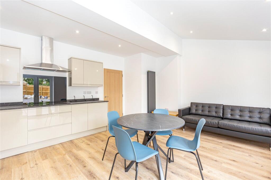 6 bed Semi Detached for rent in Bristol. From CJ Hole - Clifton