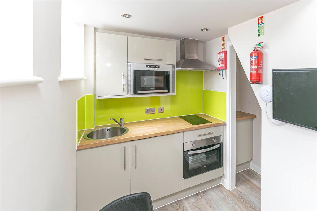 1 bed Annexe for rent in Bristol. From CJ Hole - Clifton 1 bed Annexe for rent in Bristol. From CJ Hole - Clifton