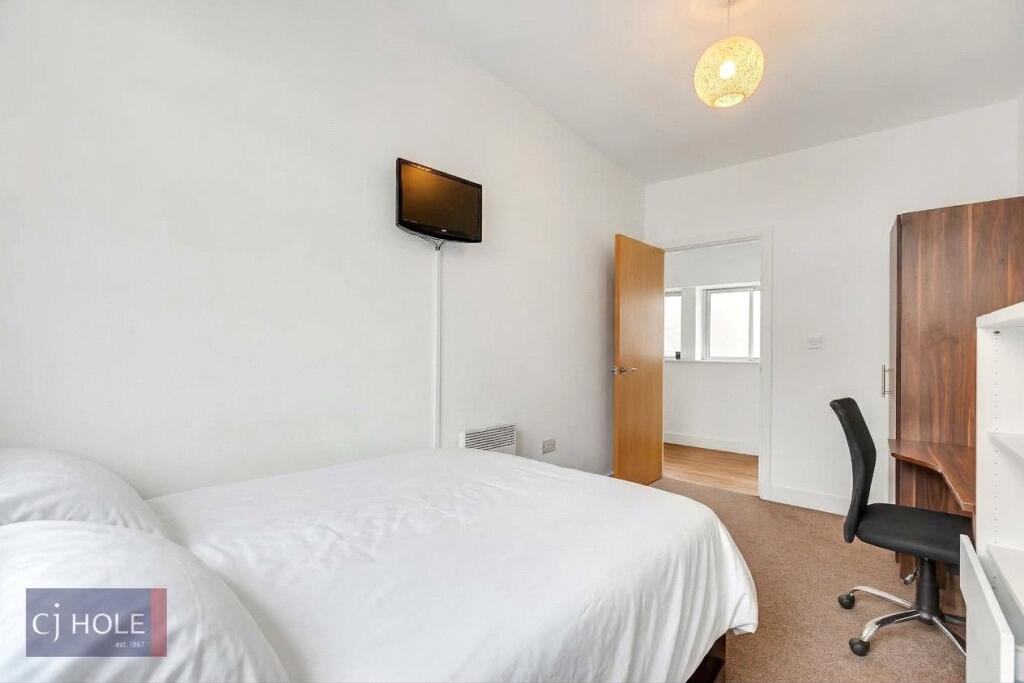 4 bed Apartment for rent in Bristol. From CJ Hole - Clifton