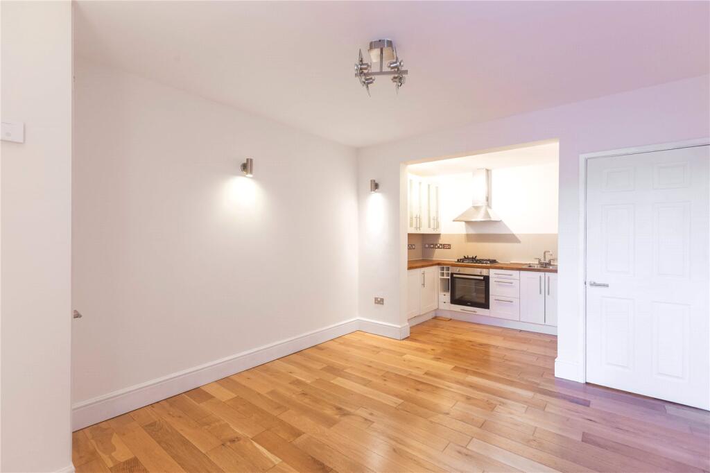 1 bed Apartment for rent in Bristol. From CJ Hole - Clifton 1 bed Apartment for rent in Bristol. From CJ Hole - Clifton