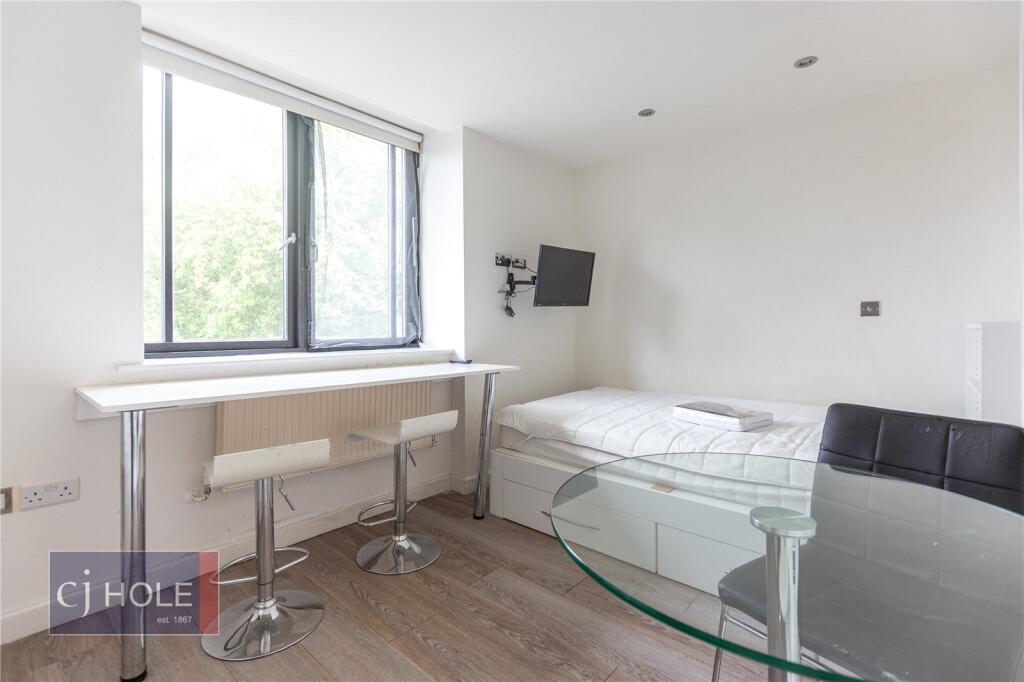 4 bed Studio for rent in Bristol. From CJ Hole - Clifton 4 bed Studio for rent in Bristol. From CJ Hole - Clifton