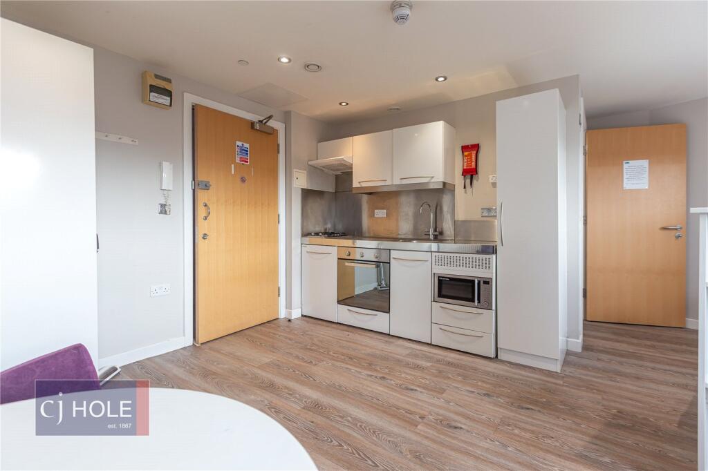 4 bed Studio for rent in Bristol. From CJ Hole - Clifton 4 bed Studio for rent in Bristol. From CJ Hole - Clifton
