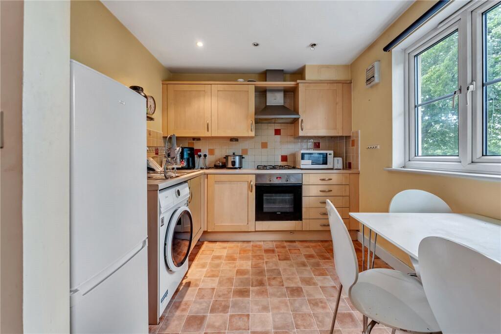 2 bed Apartment for rent in Bristol. From CJ Hole - Clifton 2 bed Apartment for rent in Bristol. From CJ Hole - Clifton