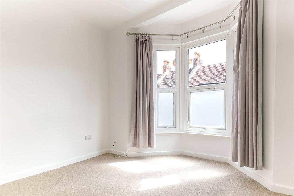 2 bed Apartment for rent in Bristol. From CJ Hole - Clifton