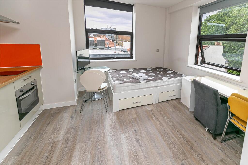 4 bed Studio for rent in Bristol. From CJ Hole - Clifton 4 bed Studio for rent in Bristol. From CJ Hole - Clifton