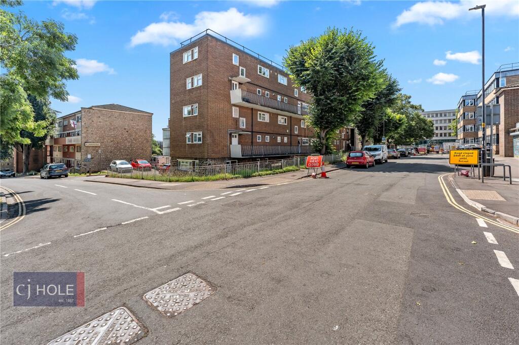 5 bed Annexe for rent in Bristol. From CJ Hole - Clifton