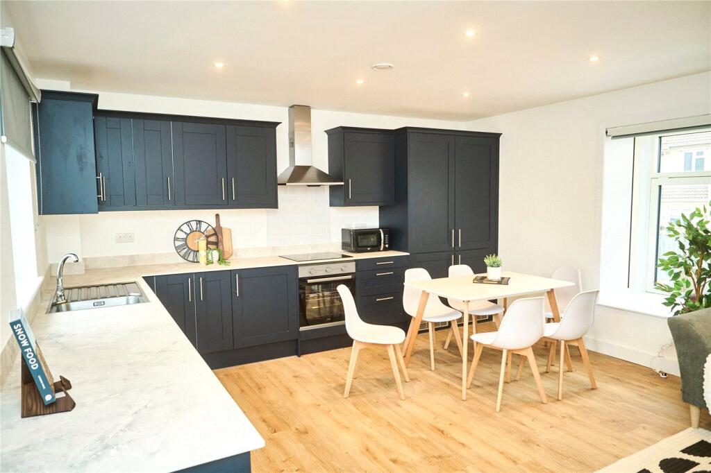 6 bed Apartment for rent in Bristol. From CJ Hole - Clifton 6 bed Apartment for rent in Bristol. From CJ Hole - Clifton