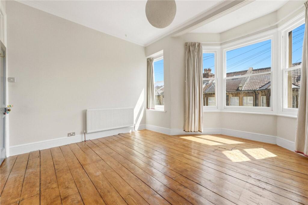 4 bed Mid Terraced House for rent in Bristol. From CJ Hole - Clifton 4 bed Mid Terraced House for rent in Bristol. From CJ Hole - Clifton