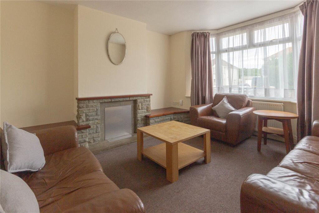 4 bed Semi Detached for rent in Bristol. From CJ Hole - Downend 4 bed Semi Detached for rent in Bristol. From CJ Hole - Downend