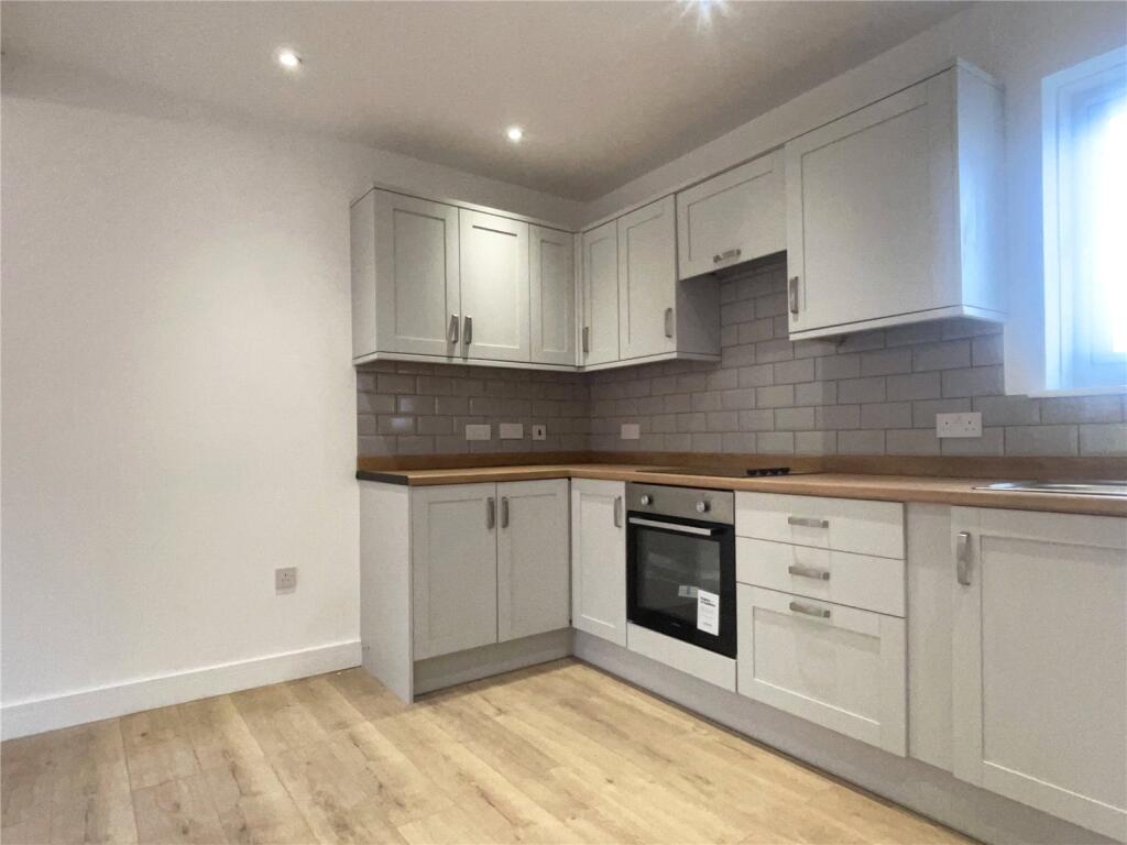 2 bed Apartment for rent in Gloucester. From CJ Hole - Hucclecote 2 bed Apartment for rent in Gloucester. From CJ Hole - Hucclecote
