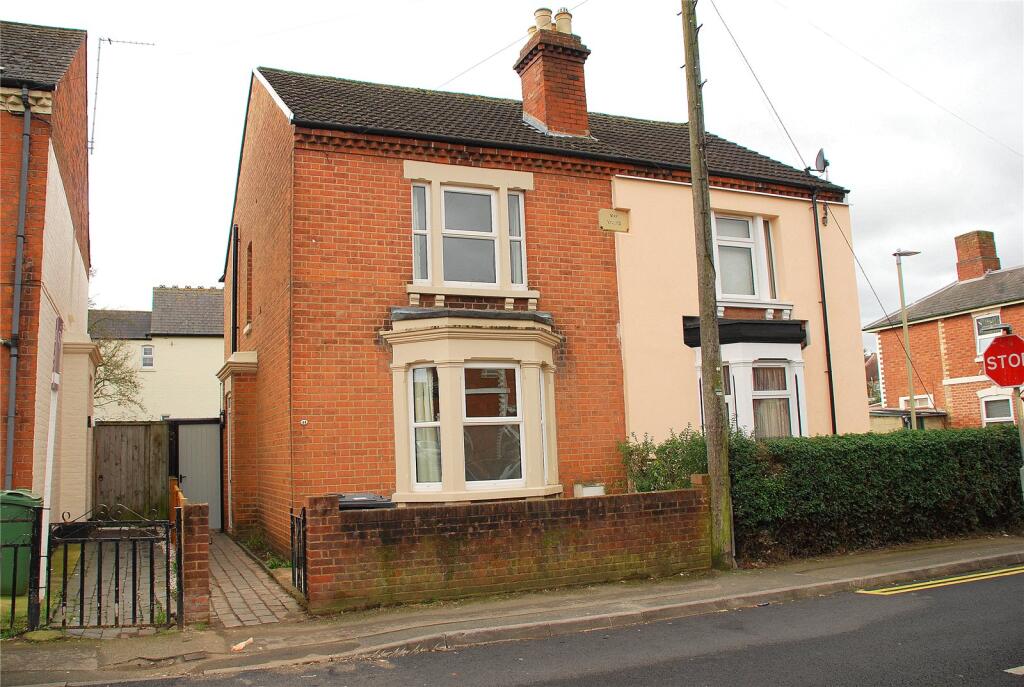 3 bed Semi Detached for rent in Gloucester. From CJ Hole - Hucclecote 3 bed Semi Detached for rent in Gloucester. From CJ Hole - Hucclecote