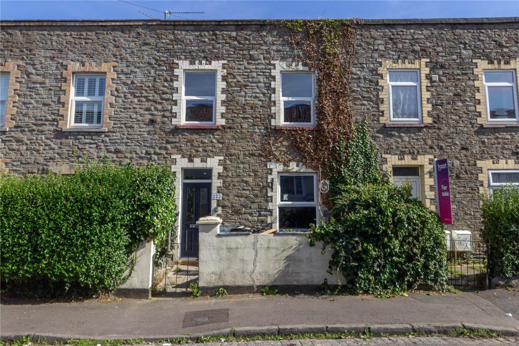 4 bed Mid Terraced House for rent in Bristol. From CJ Hole - Kingswood