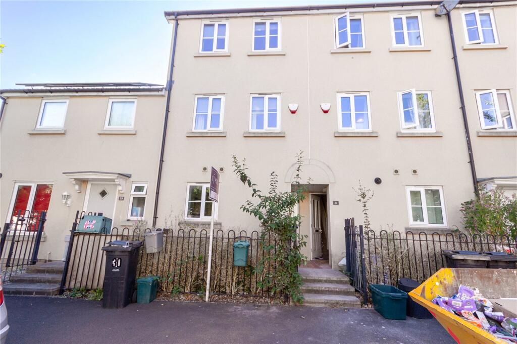 4 bed Mid Terraced House for rent in Bristol. From CJ Hole - Kingswood 4 bed Mid Terraced House for rent in Bristol. From CJ Hole - Kingswood