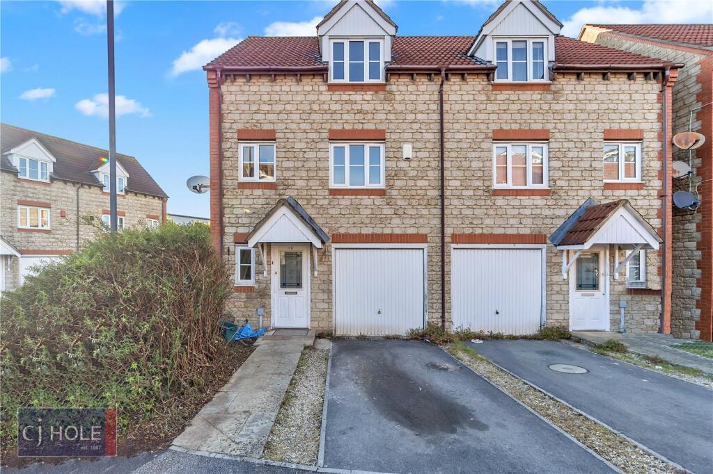 3 bed End of Terrace for rent in Crofts End. From CJ Hole - Kingswood