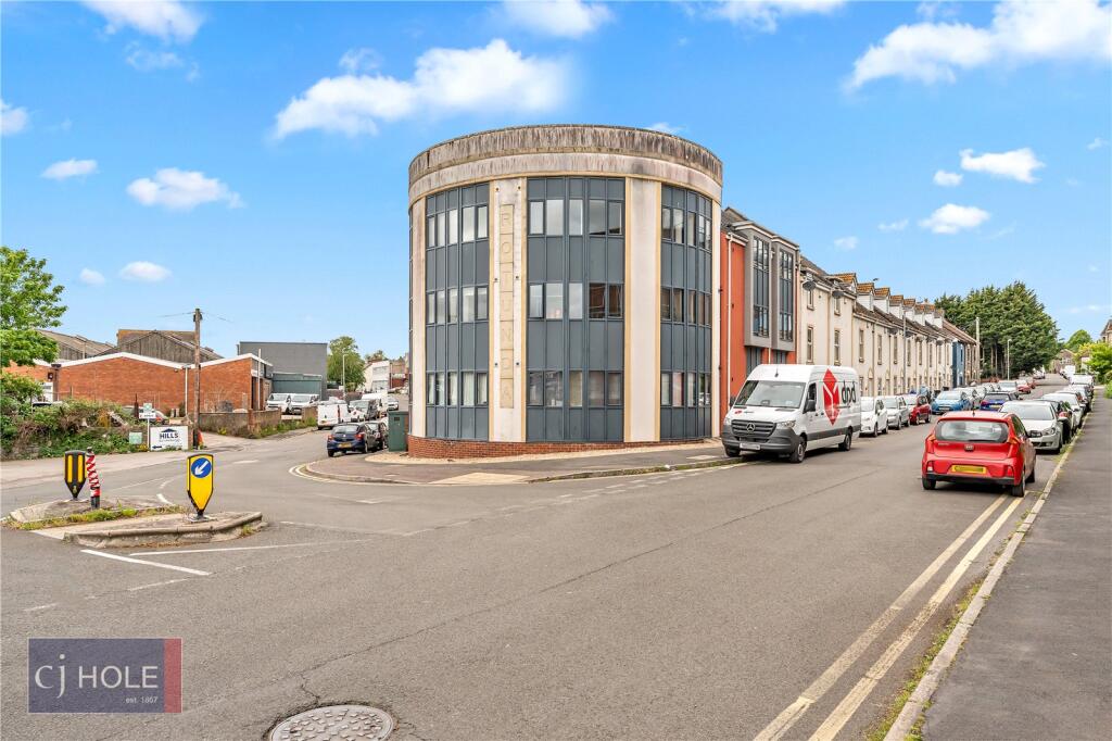 2 bed Apartment for rent in Two Mile Hill. From CJ Hole - Kingswood