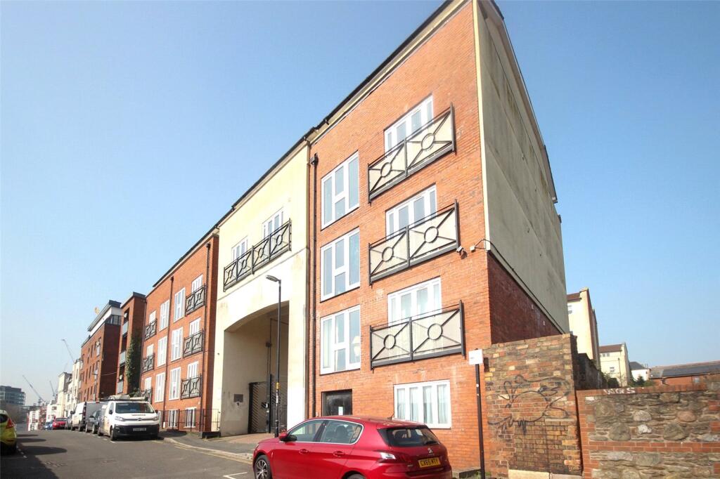 1 bed Apartment for rent in Bristol. From CJ Hole - Kingswood 1 bed Apartment for rent in Bristol. From CJ Hole - Kingswood