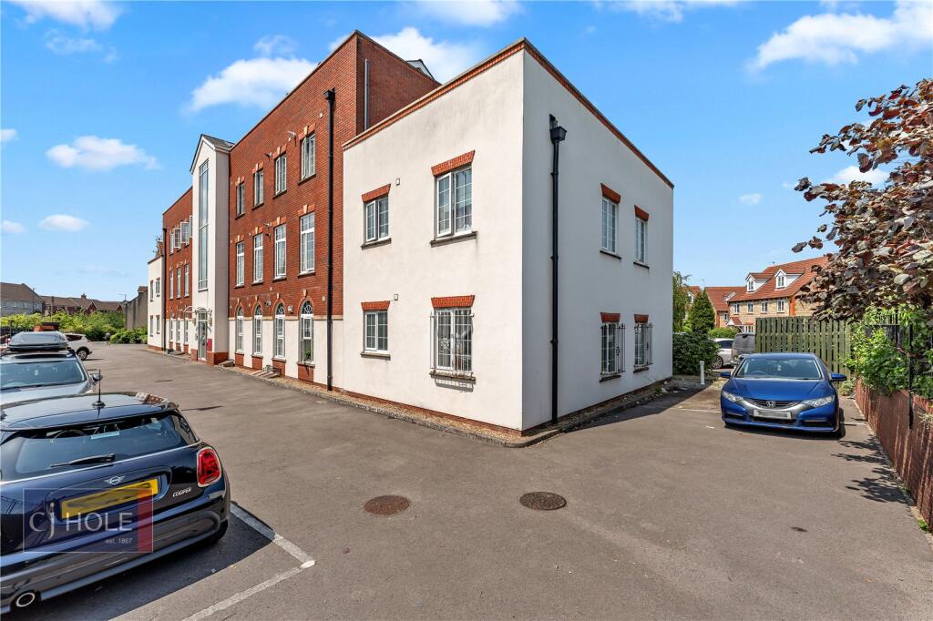 2 bed Apartment for rent in Crofts End. From CJ Hole - Kingswood