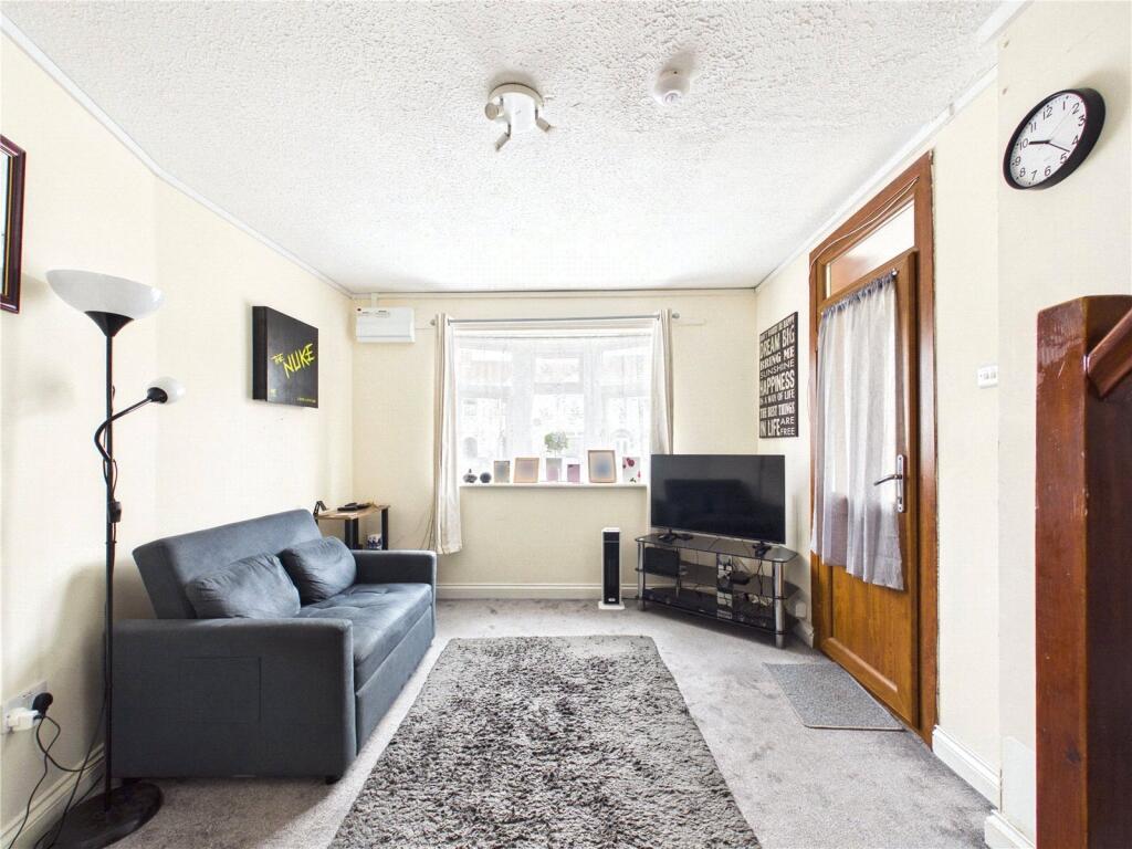 2 bed End of Terrace for rent in Hillfields. From CJ Hole - Kingswood 2 bed End of Terrace for rent in Hillfields. From CJ Hole - Kingswood