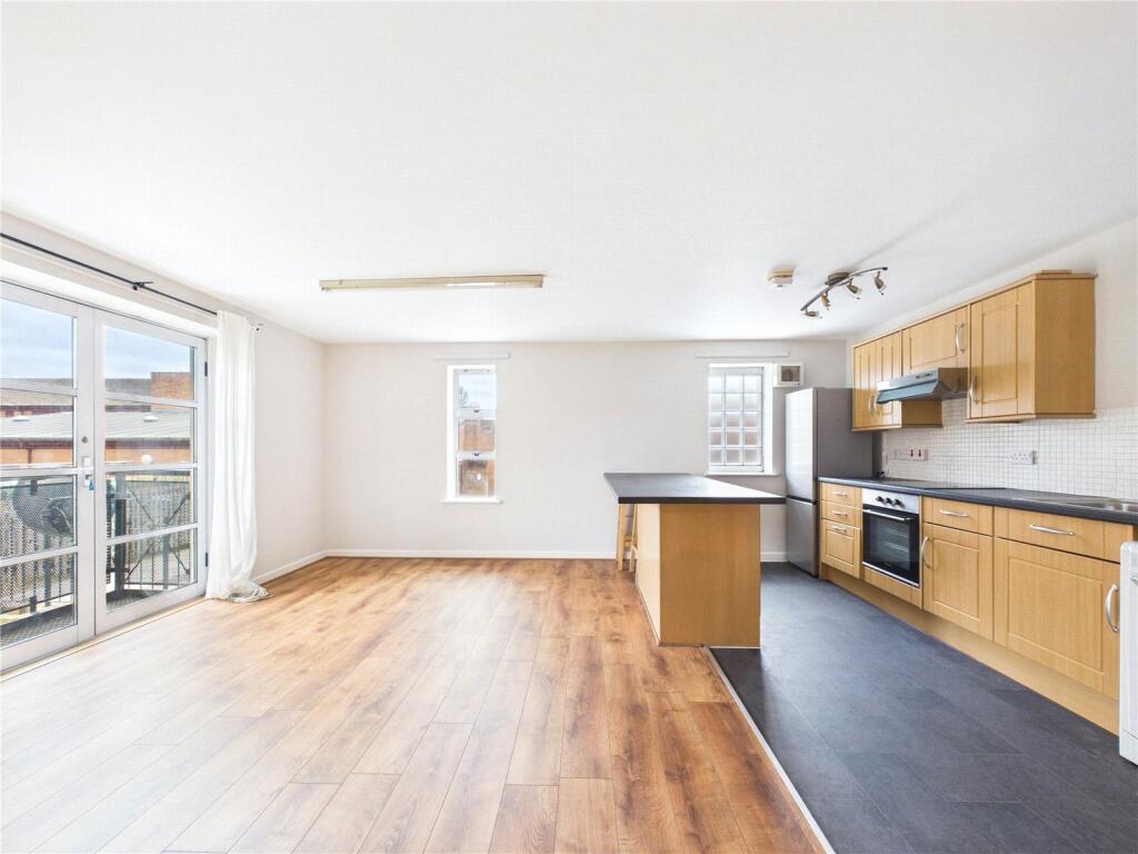 2 bed Apartment for rent in Crofts End. From CJ Hole - Kingswood
