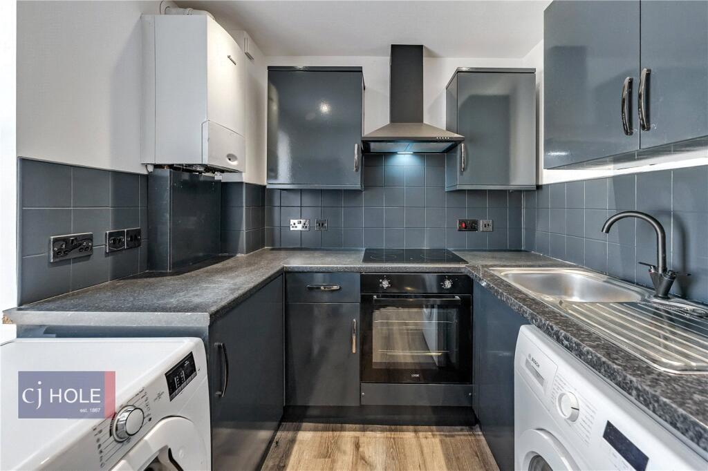 3 bed End of Terrace for rent in Whiteway. From CJ Hole - Kingswood 3 bed End of Terrace for rent in Whiteway. From CJ Hole - Kingswood