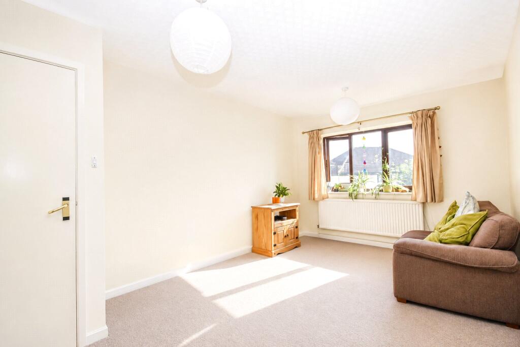 2 bed Apartment for rent in Two Mile Hill. From CJ Hole - Kingswood