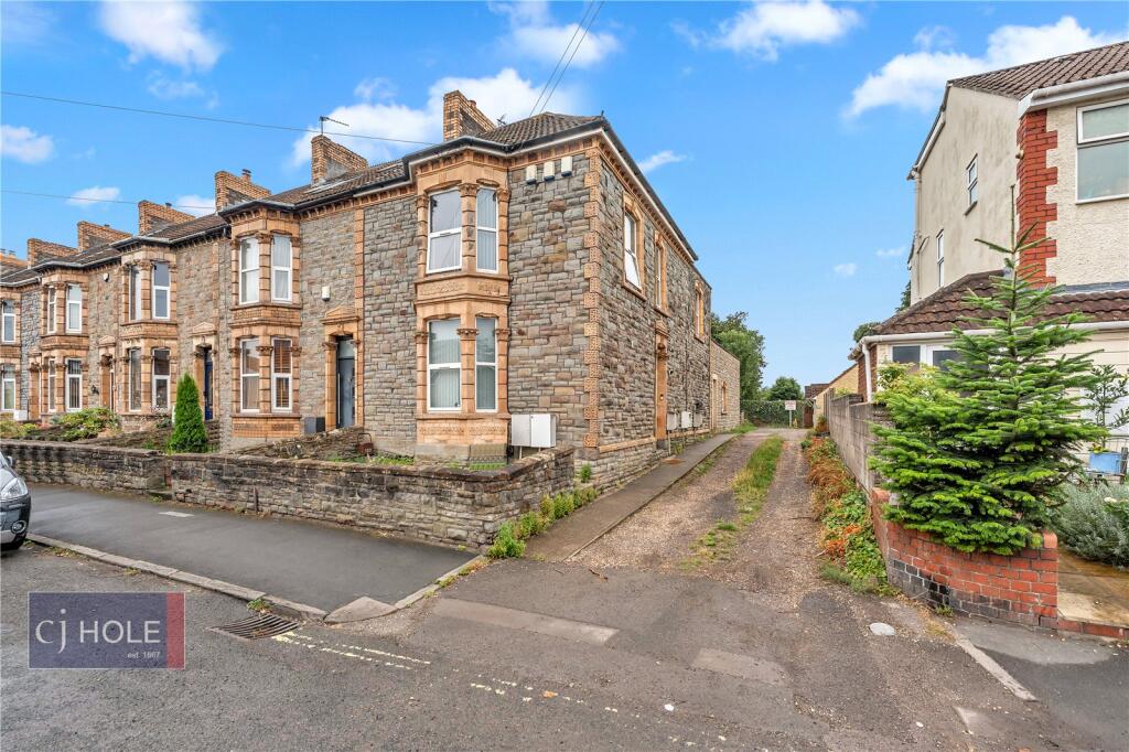 1 bed Apartment for rent in Whiteway. From CJ Hole - Kingswood