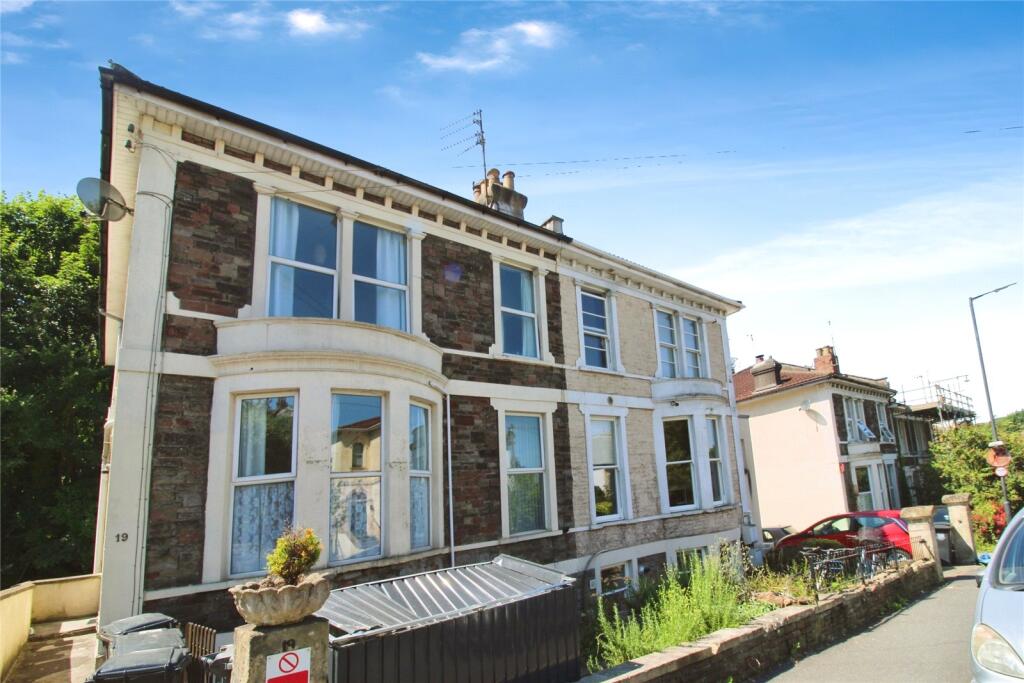 5 bed Annexe for rent in Bristol. From CJ Hole - Southville