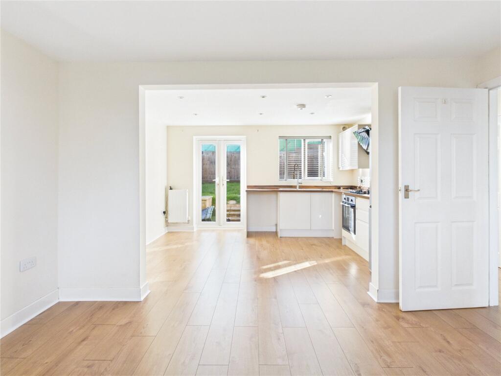 3 bed End of Terrace for rent in Bristol. From CJ Hole - Southville