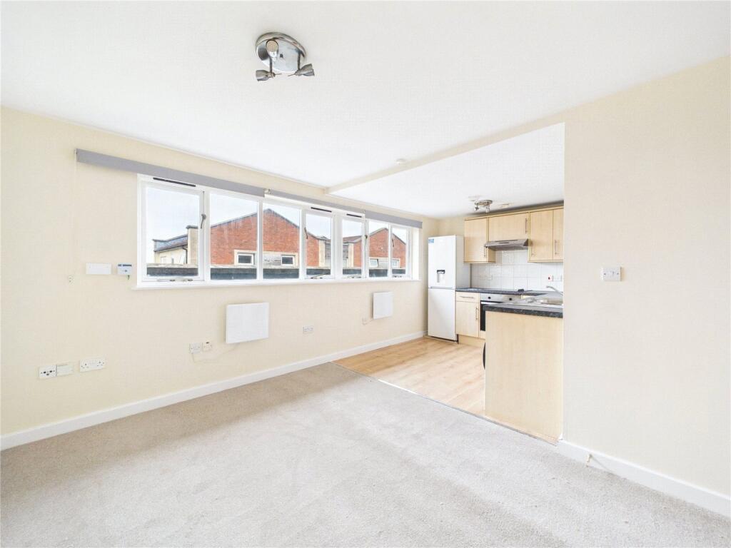 2 bed Apartment for rent in Bristol. From CJ Hole - Southville