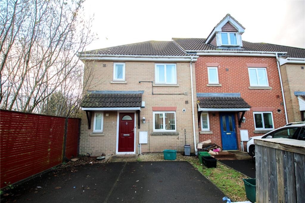 3 bed Mid Terraced House for rent in Ashton Vale. From CJ Hole - Southville