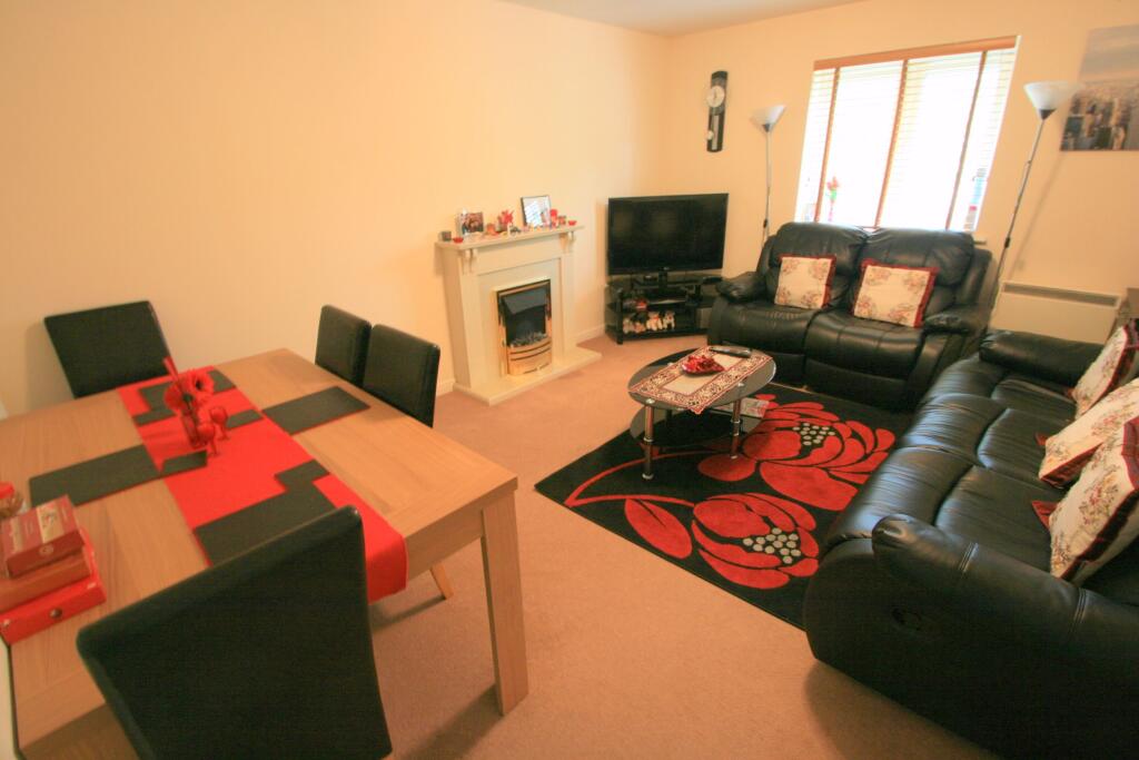 2 bed Apartment for rent in Ashton Vale. From CJ Hole - Southville