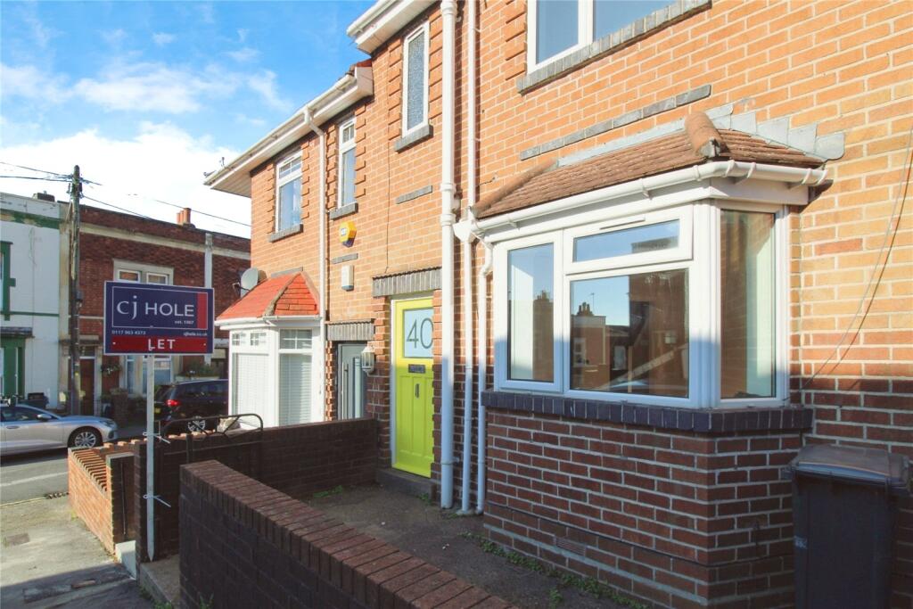 4 bed Mid Terraced House for rent in Ashton Vale. From CJ Hole - Southville